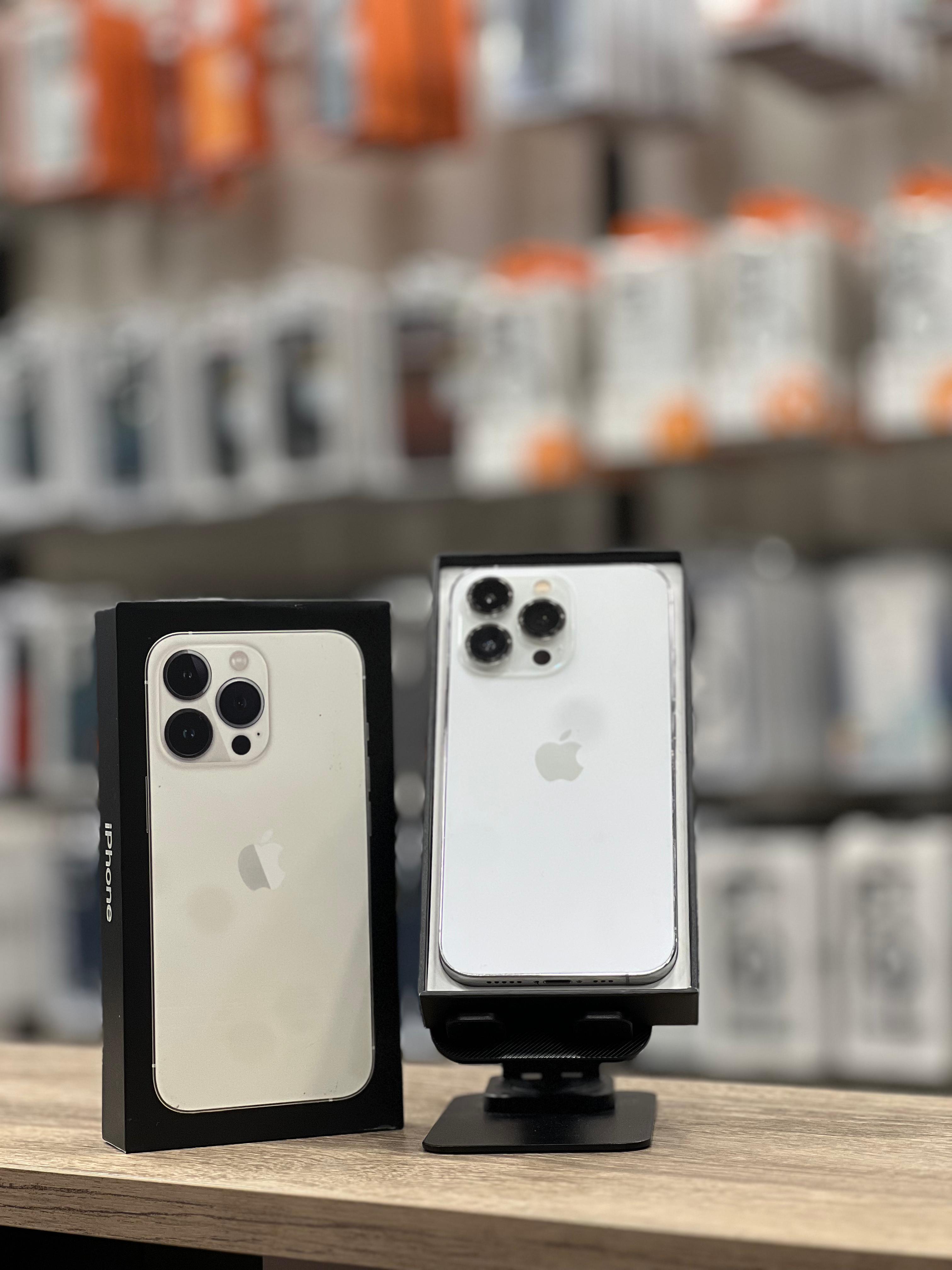 iPhone 13 Pro — White — Used