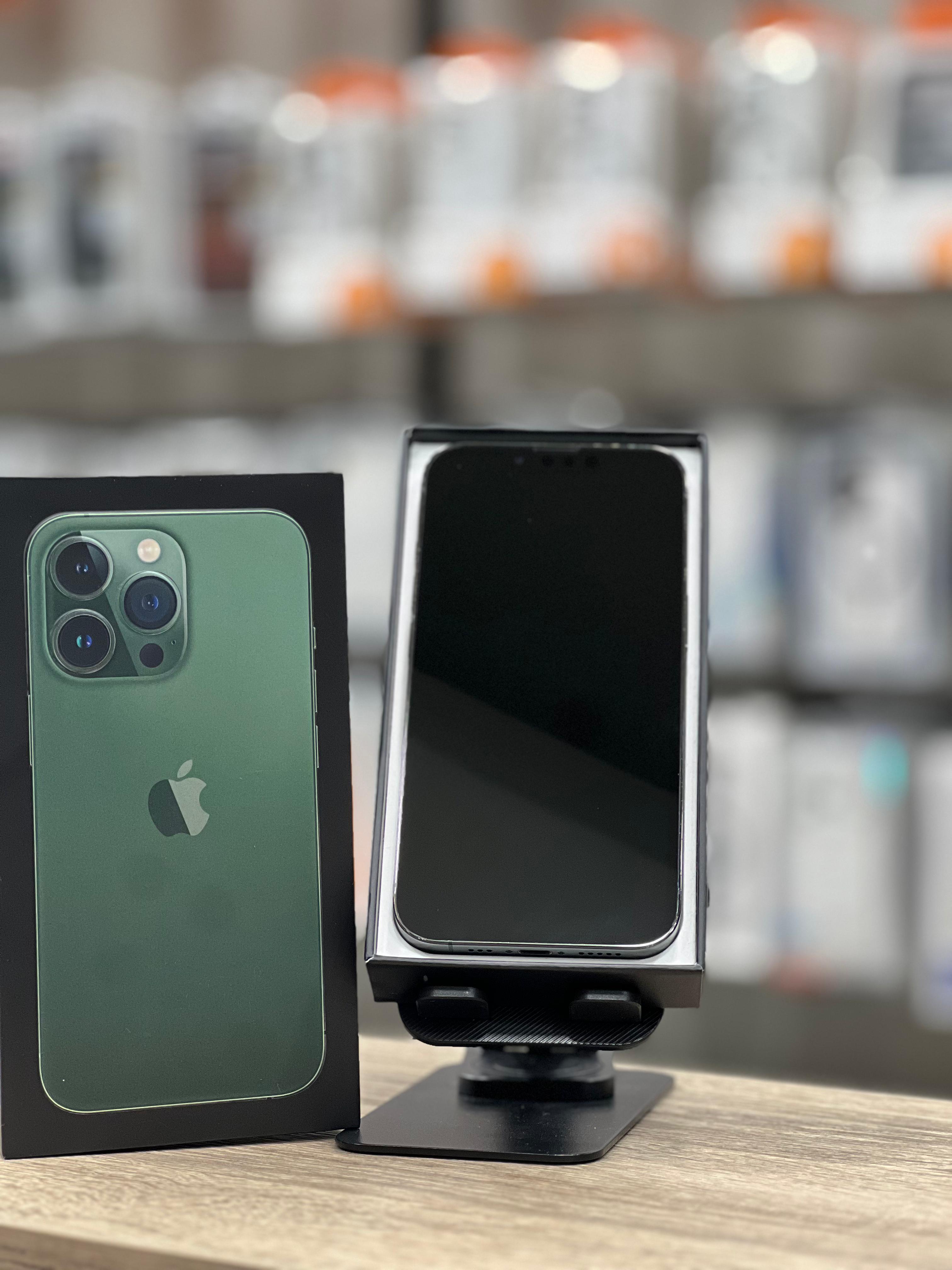 iPhone 13 Pro — Green — Used